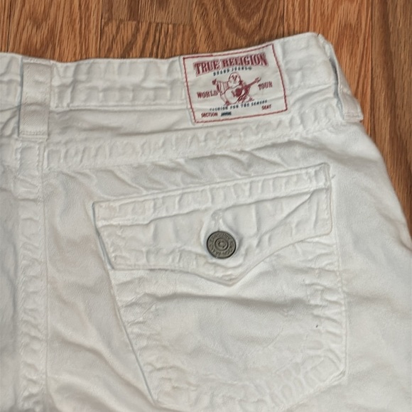 True Religion Women's White Denim Shorts, cotton, 29 - Picture 4 of 11